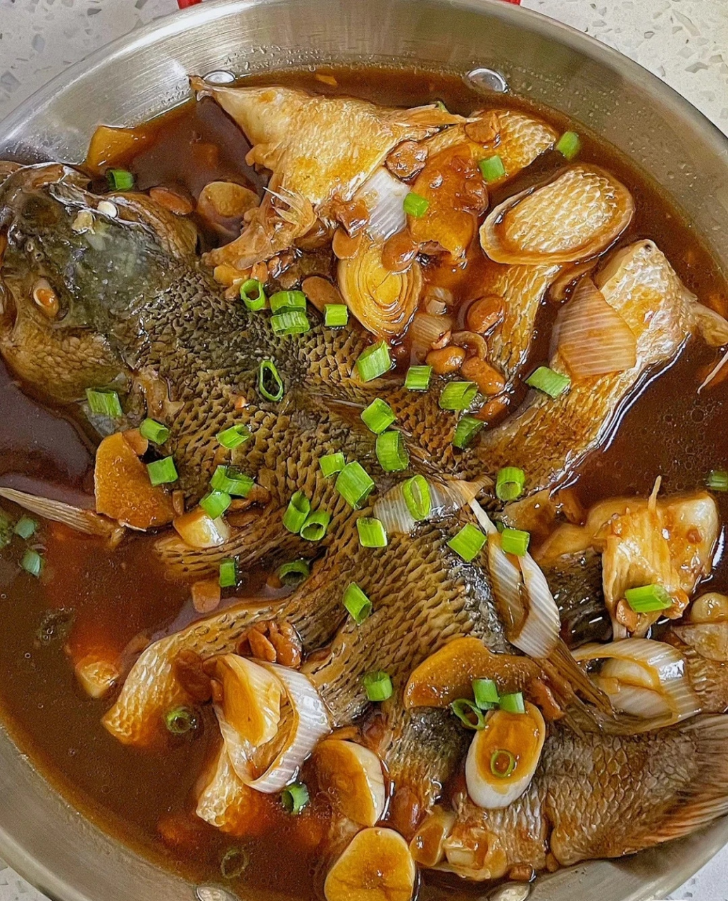 特色酱焖鱼(怎么做酱焖鱼)