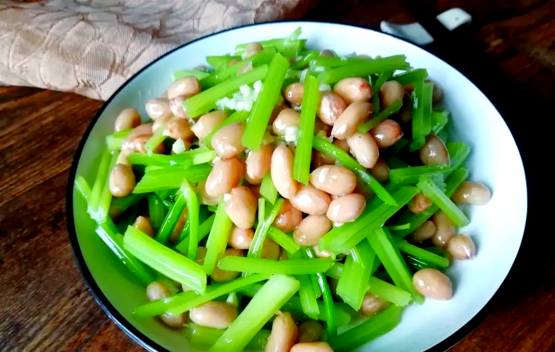 花生芹菜怎么拌凉菜(花生芹菜怎么调凉菜) 花生芹菜怎么拌凉菜(花生芹菜怎么调凉菜)