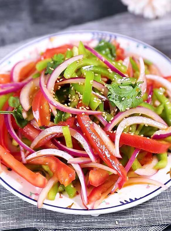 新疆凉菜皮辣红(凉菜皮辣红怎样拌?)