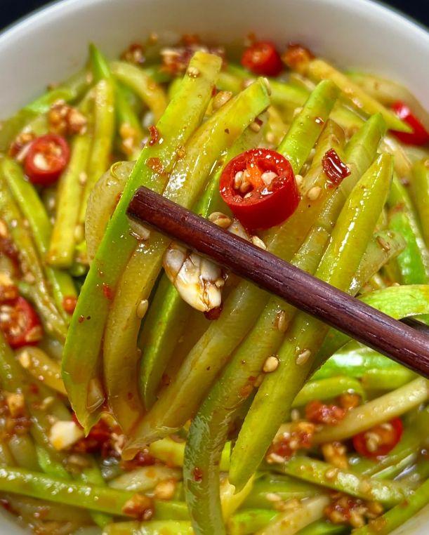 凉菜盘丝西葫芦(凉菜盘丝西葫芦图片大全) 凉菜盘丝西葫芦(凉菜盘丝西葫芦图片大全)