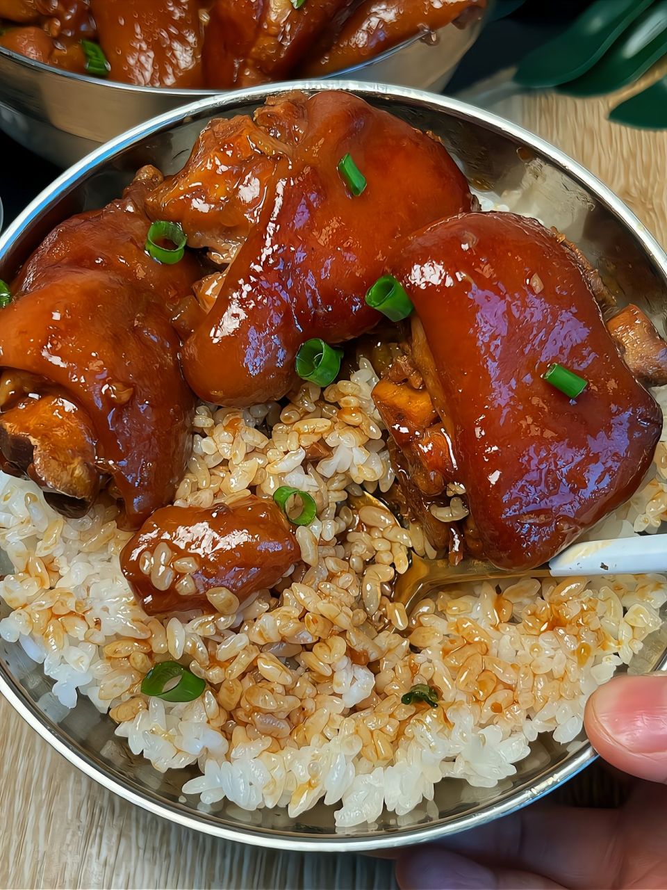 家常红烧猪脚(家常红烧猪脚怎么做才能软烂入味?) 家常红烧猪脚(家常红烧猪脚怎么做才能软烂入味?)