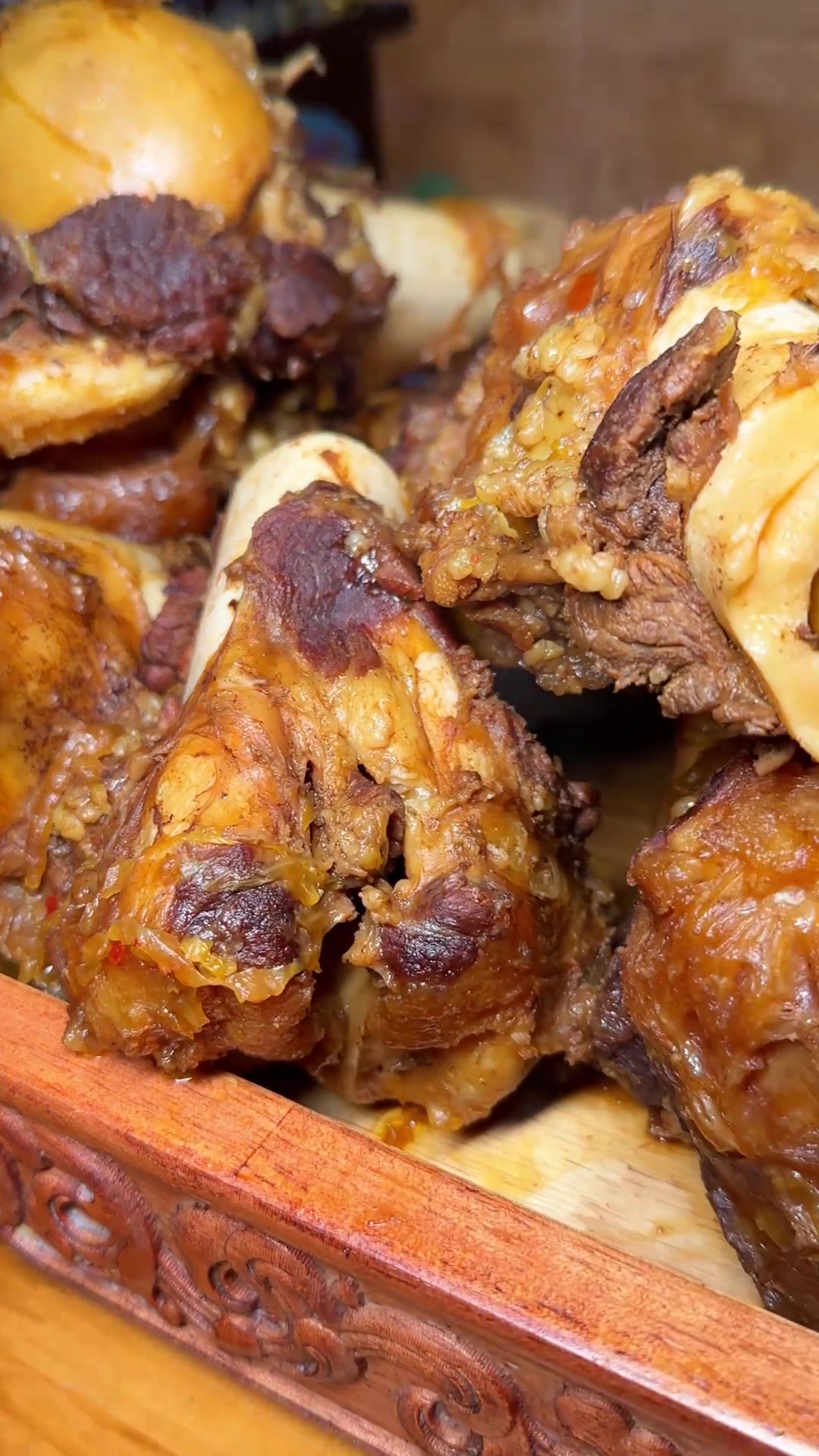 家常炖牛大骨头(家常炖牛大骨头最简单方法) 家常炖牛大骨头(家常炖牛大骨头最简单方法)