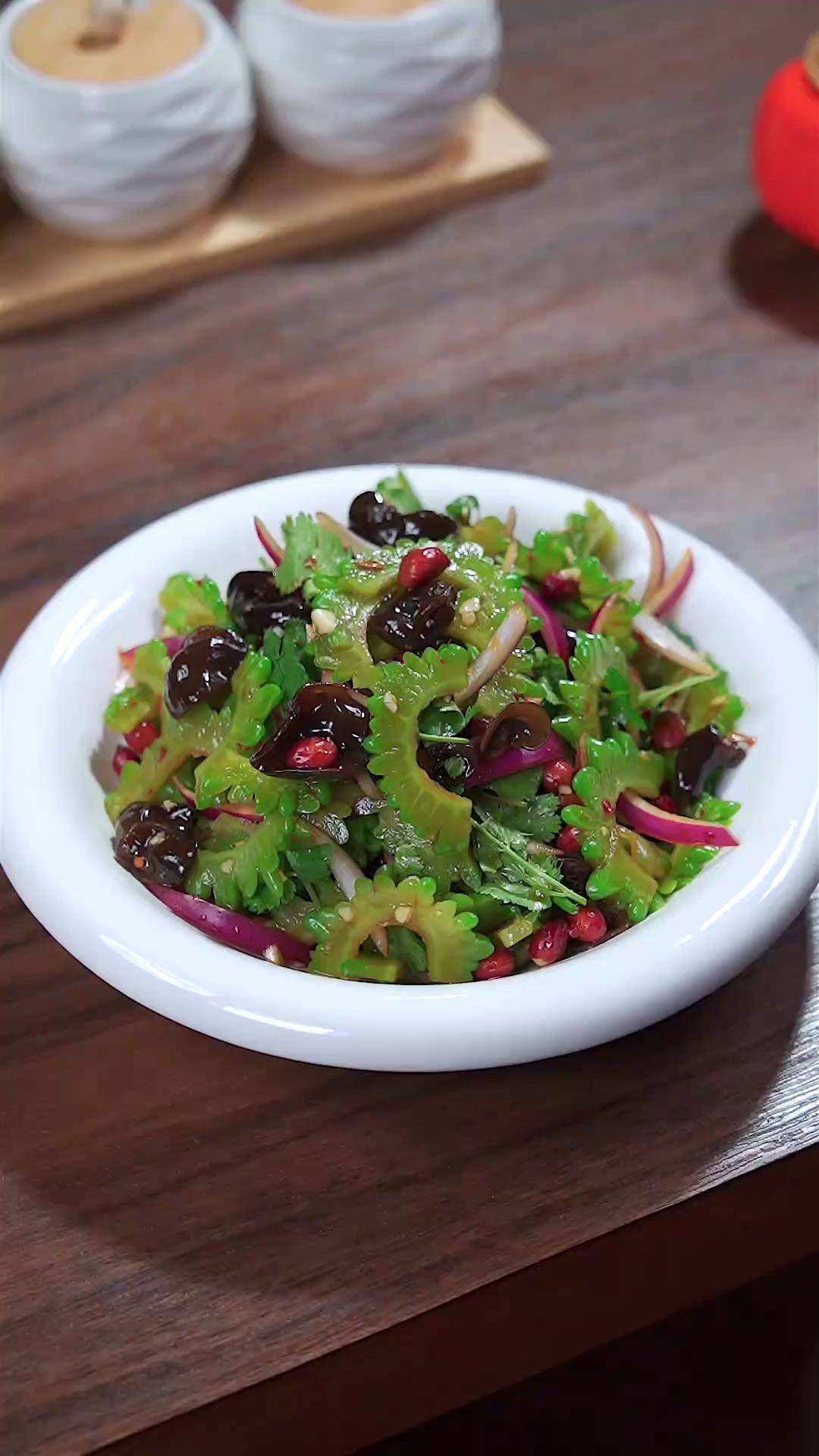 苦瓜怎么拌凉菜(制作凉拌黄瓜的步骤)