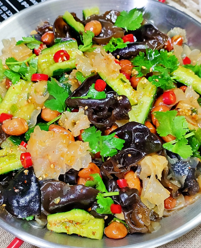 木耳瓣的凉菜(木耳的凉菜做法) 木耳瓣的凉菜(木耳的凉菜做法)