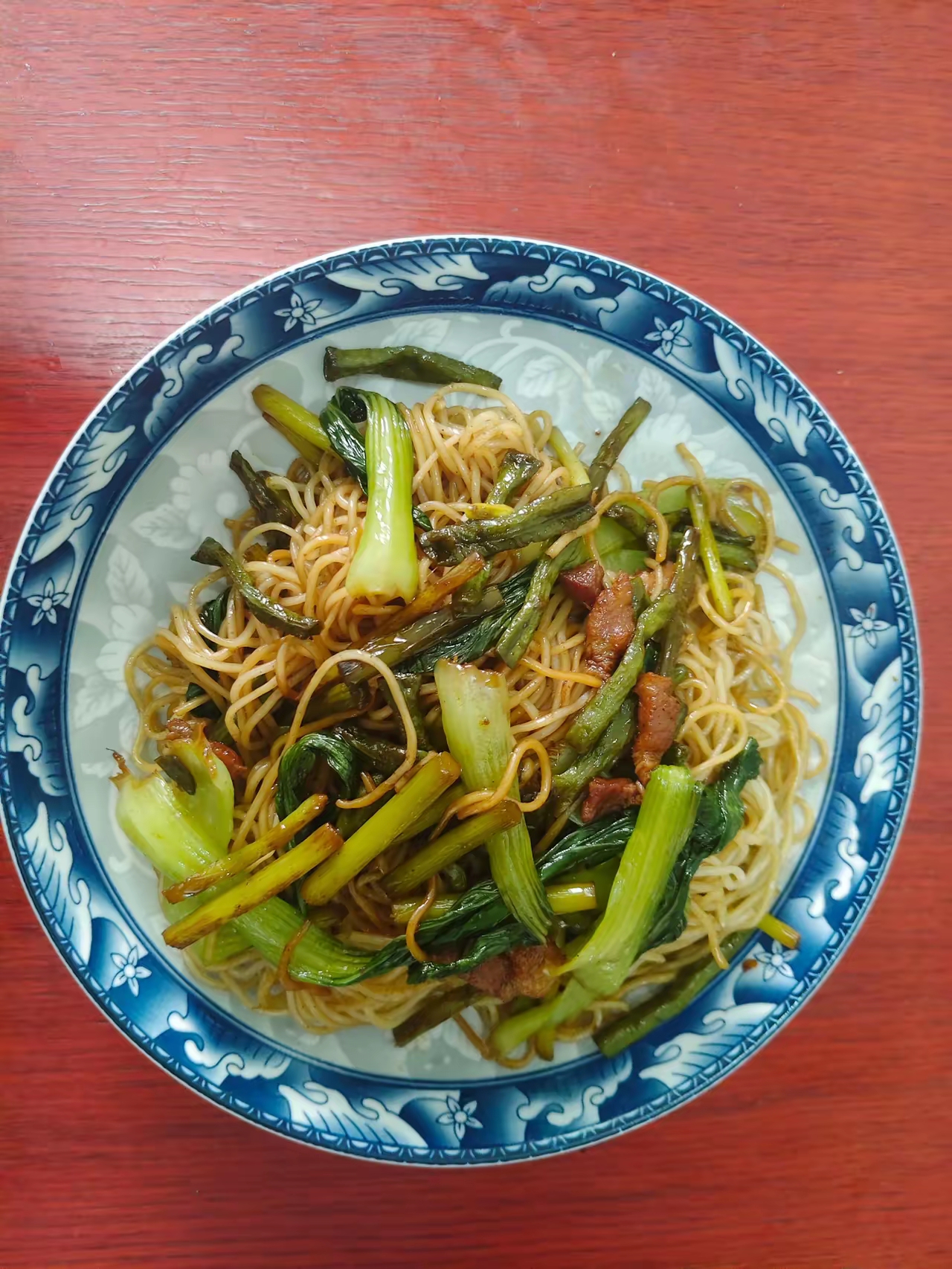 家常芹菜炒面(芹菜炒面条)