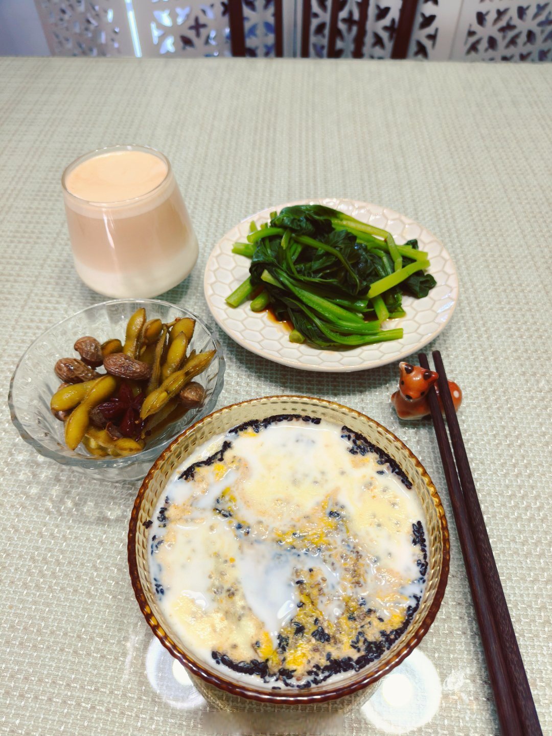 早餐花生炖牛奶(花生牛奶汤) 早餐花生炖牛奶(花生牛奶汤)
