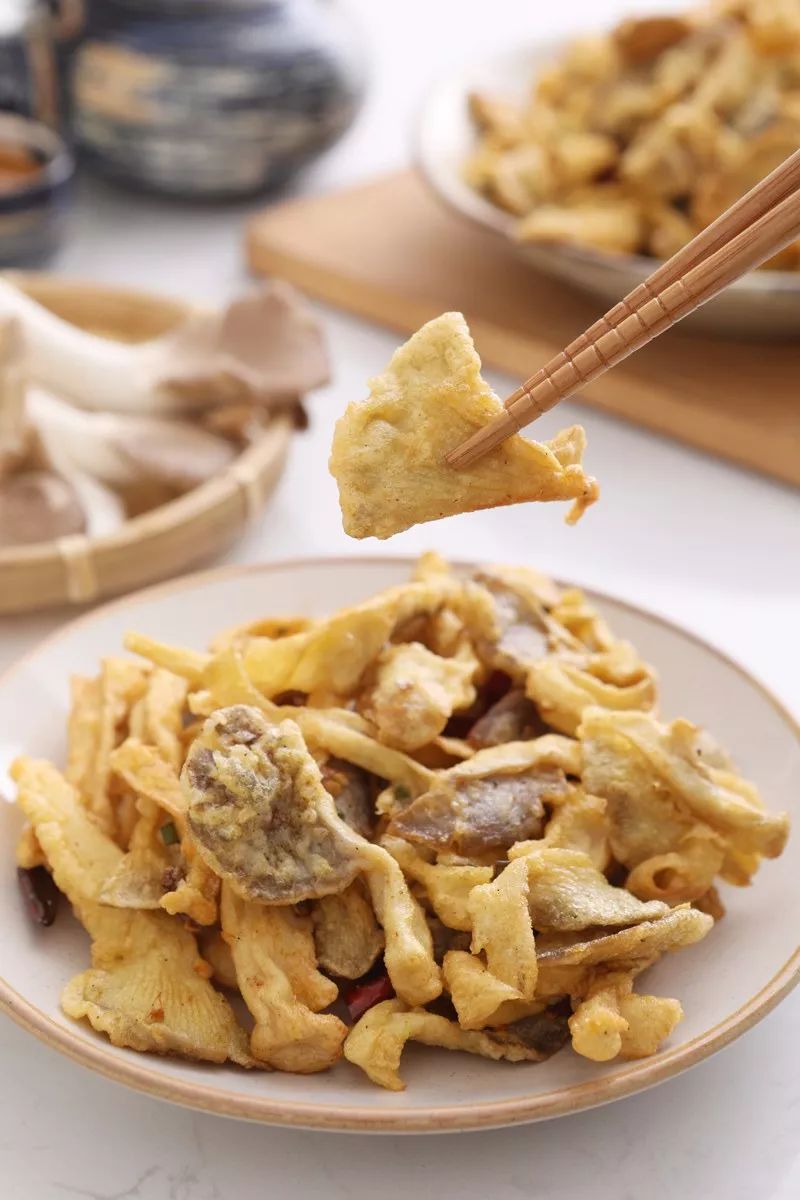 素菜油炸平菇(油炸平菇叫什么菜) 素菜油炸平菇(油炸平菇叫什么菜)