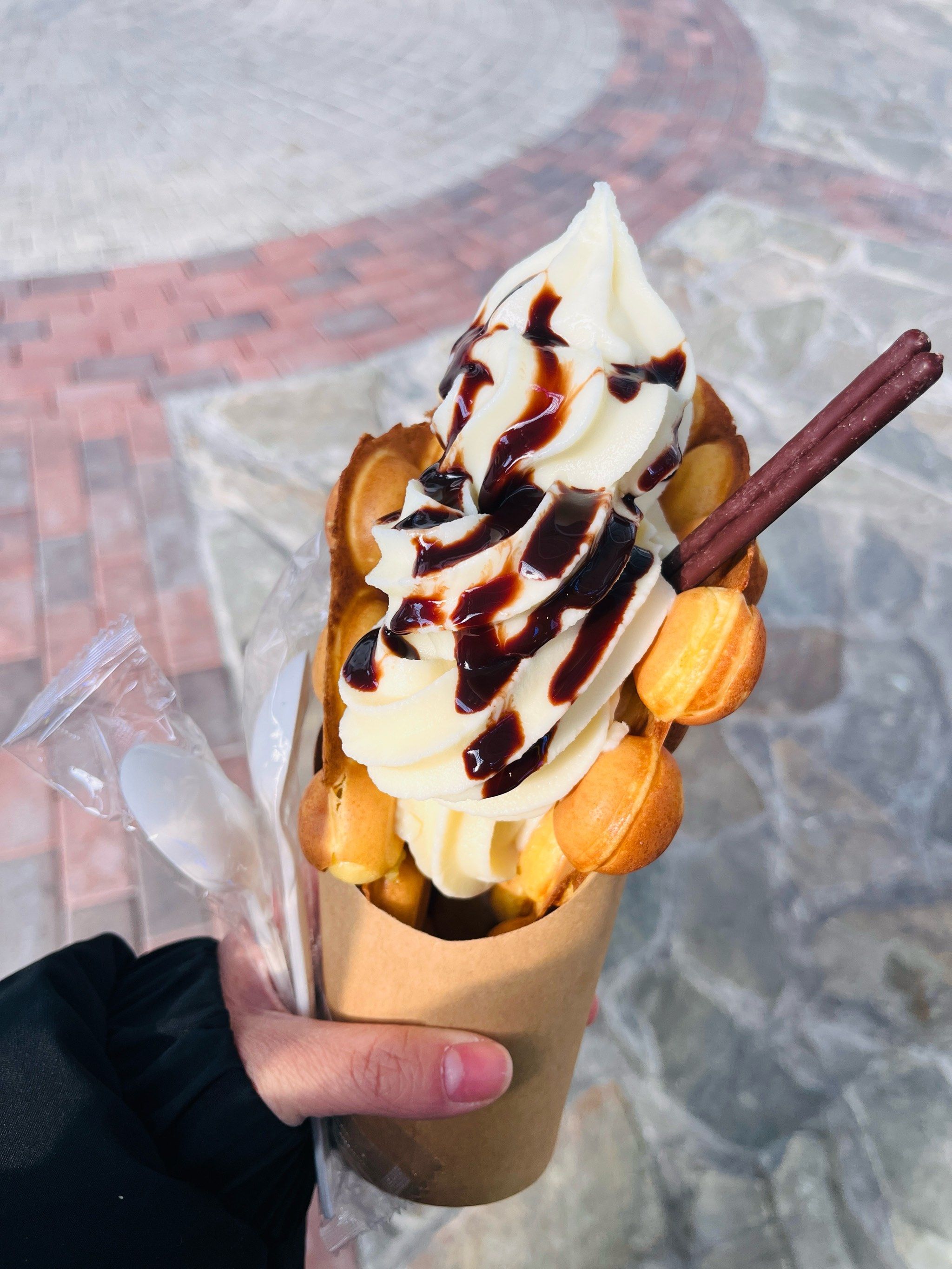 温州小吃冰激凌打蛋(美女吃冰激凌雪糕视频)