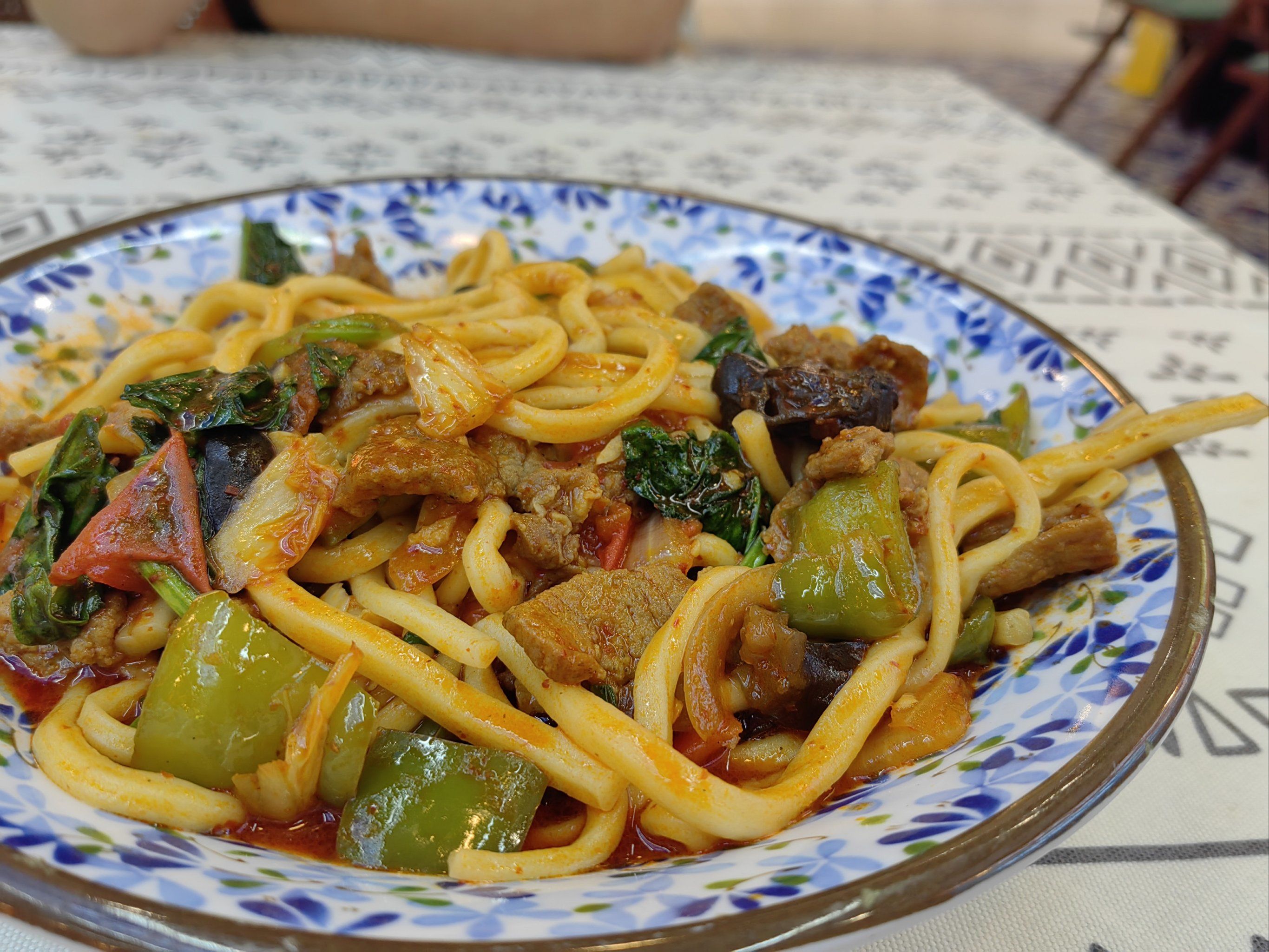 炒特色面(炒面美食)