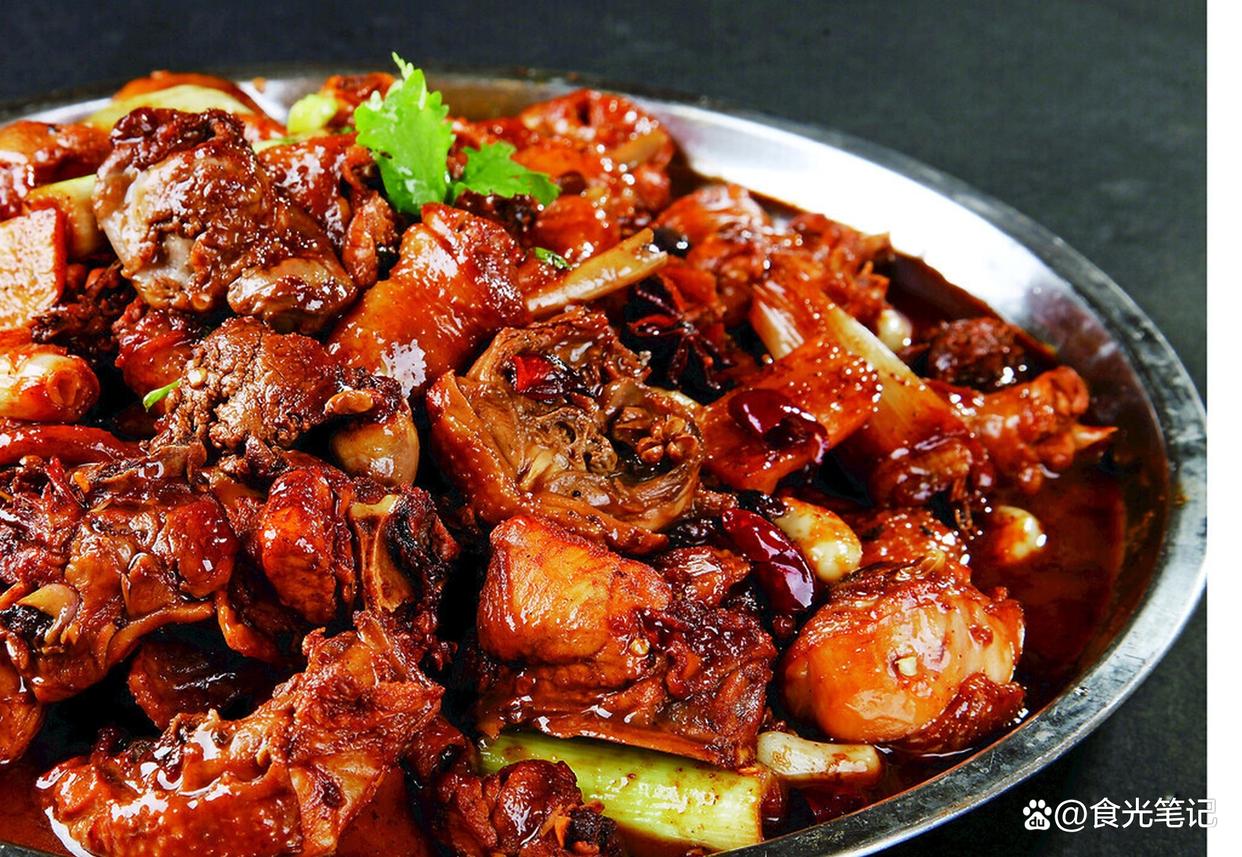 特色农家炖土鸡(农家炖土鸡怎么炖才好吃)