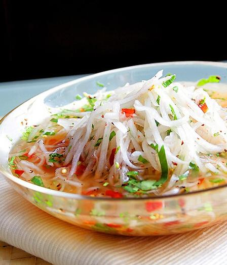 家常白萝卜凉拌(白萝卜凉拌方法脆爽甜) 家常白萝卜凉拌(白萝卜凉拌方法脆爽甜)