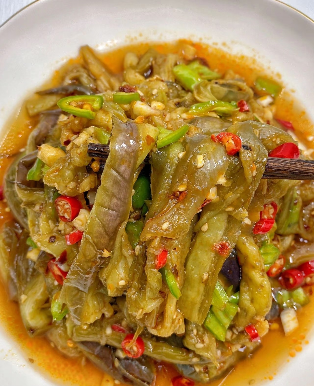 家常茄子凉拌(今天做个茄子凉拌你们吃过没有) 家常茄子凉拌(今天做个茄子凉拌你们吃过没有)