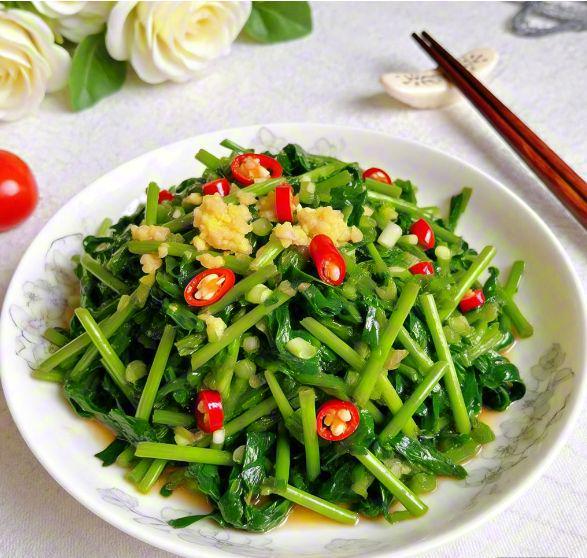 凉拌生韭菜的家常做法(凉拌生韭菜的功效与作用) 凉拌生韭菜的家常做法(凉拌生韭菜的功效与作用)