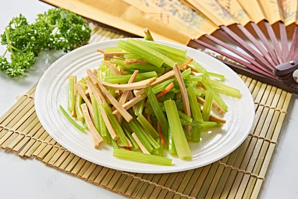 西芹凉菜(凉办西芹)