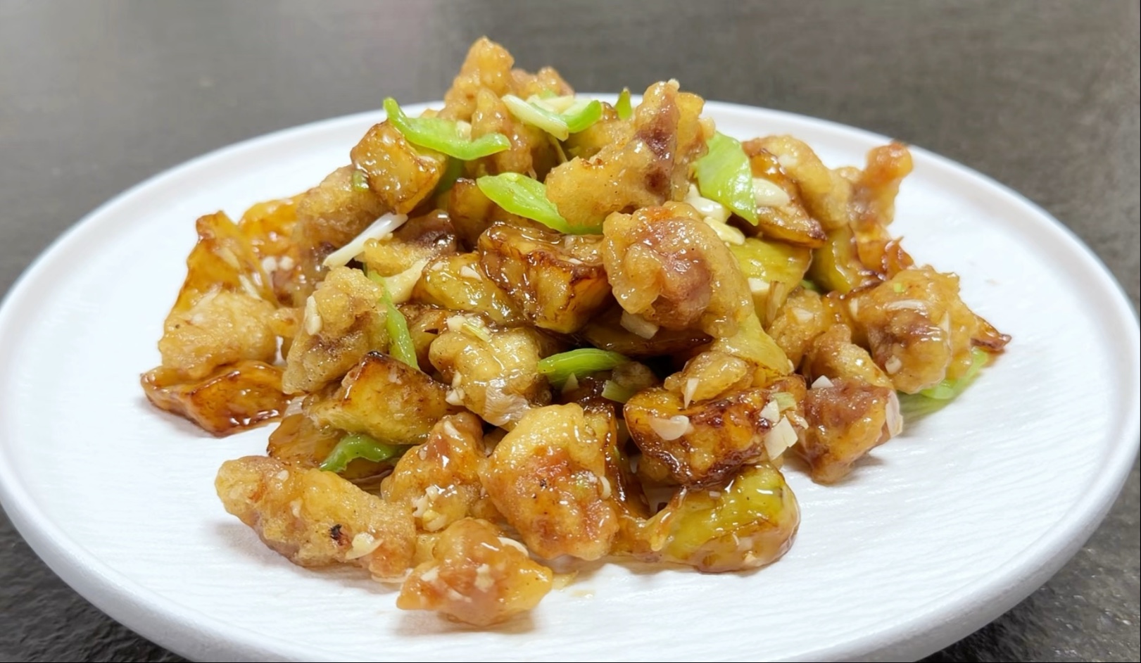 肉段烧茄子的家常做法(怎么烧茄子好吃)