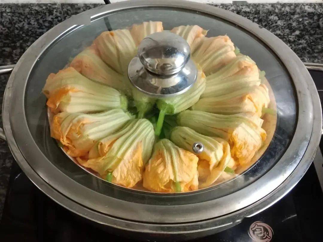 素菜南瓜花摆盘图片(素南瓜的做法大全) 素菜南瓜花摆盘图片(素南瓜的做法大全)