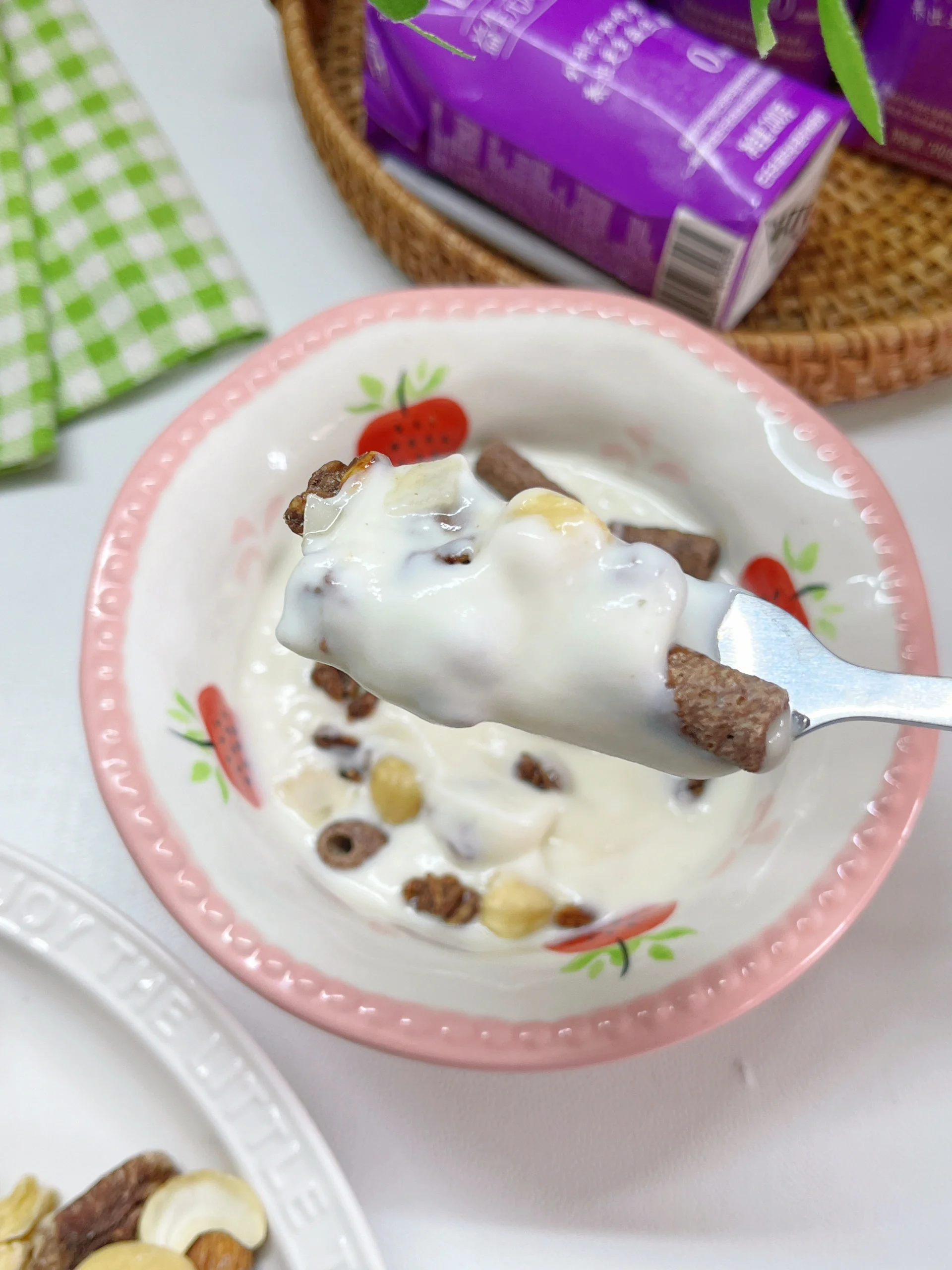 酸奶做的早餐(酸奶做早餐可以吗) 酸奶做的早餐(酸奶做早餐可以吗)