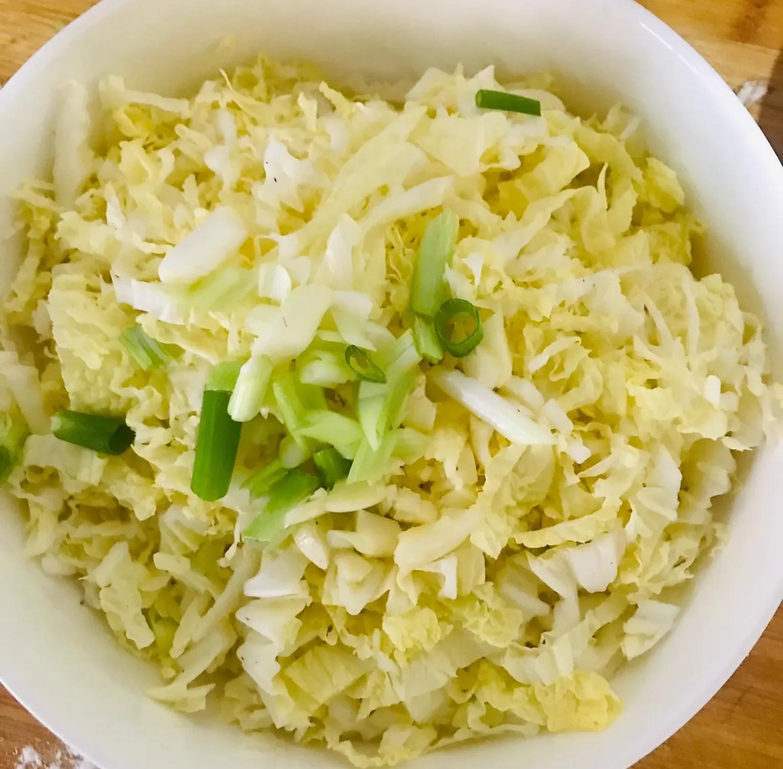 白色丝丝是凉菜(凉菜白色透明的丝)