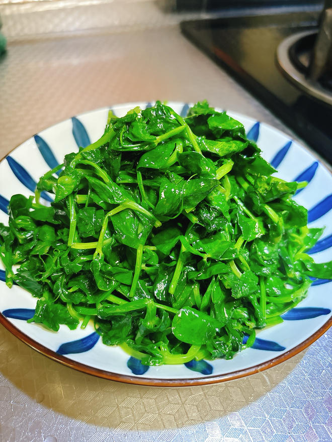 豌豆苗的做法大全家常(豌豆苗做法步骤) 豌豆苗的做法大全家常(豌豆苗做法步骤)