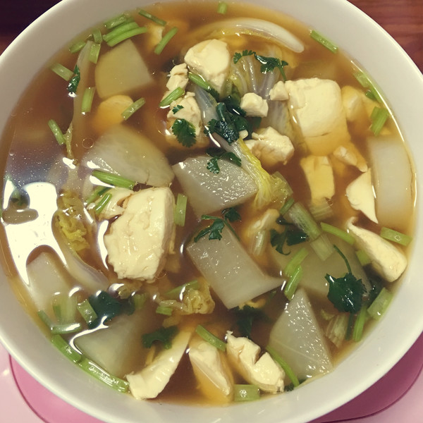 白萝卜炖豆腐的家常做法(白萝卜炖豆腐的功效与作用) 白萝卜炖豆腐的家常做法(白萝卜炖豆腐的功效与作用)