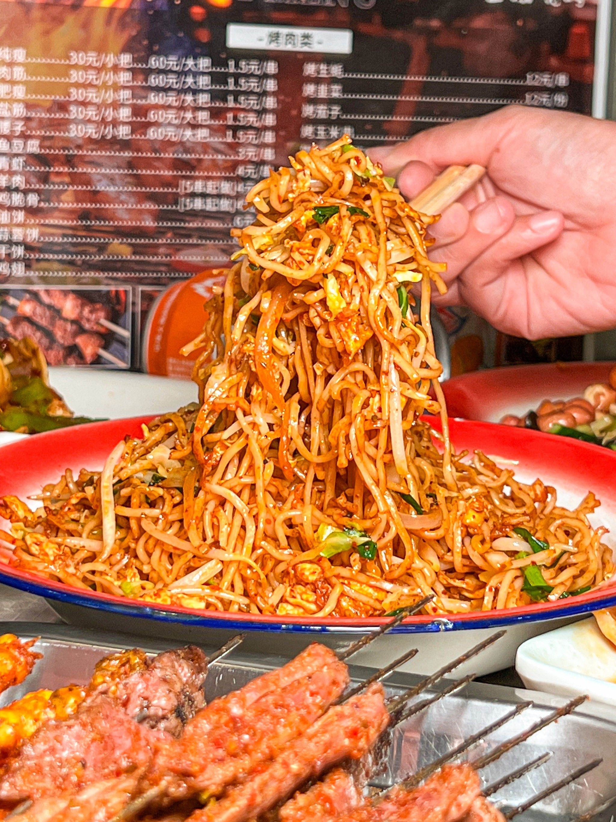 素菜炒细挂面(素炒挂面的家常做法) 素菜炒细挂面(素炒挂面的家常做法)