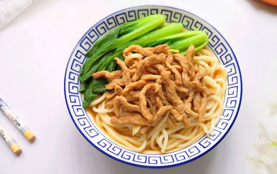 素菜炒细挂面(素炒挂面的家常做法) 素菜炒细挂面(素炒挂面的家常做法)