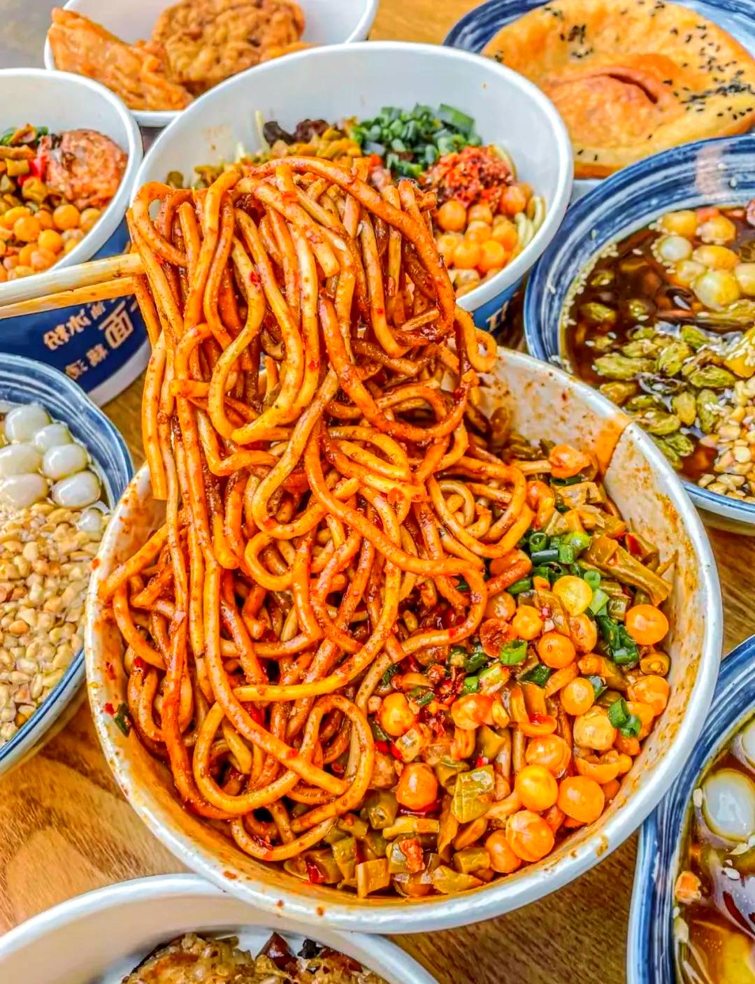 热干面哪儿特色(热干面是哪个城市的特色) 热干面哪儿特色(热干面是哪个城市的特色)