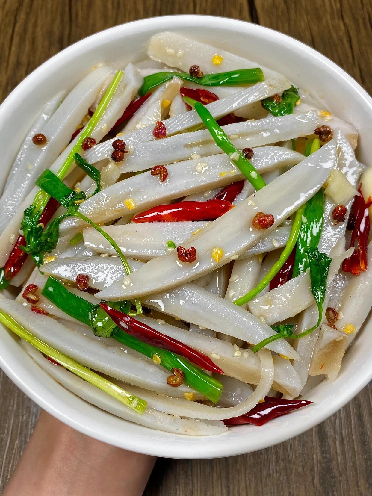 莲菜凉菜(莲菜凉拌的做法用料比例)