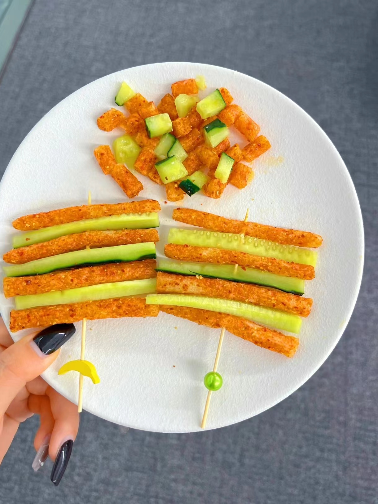 辣片黄瓜凉菜(黄瓜片凉菜怎么拌好吃) 辣片黄瓜凉菜(黄瓜片凉菜怎么拌好吃)