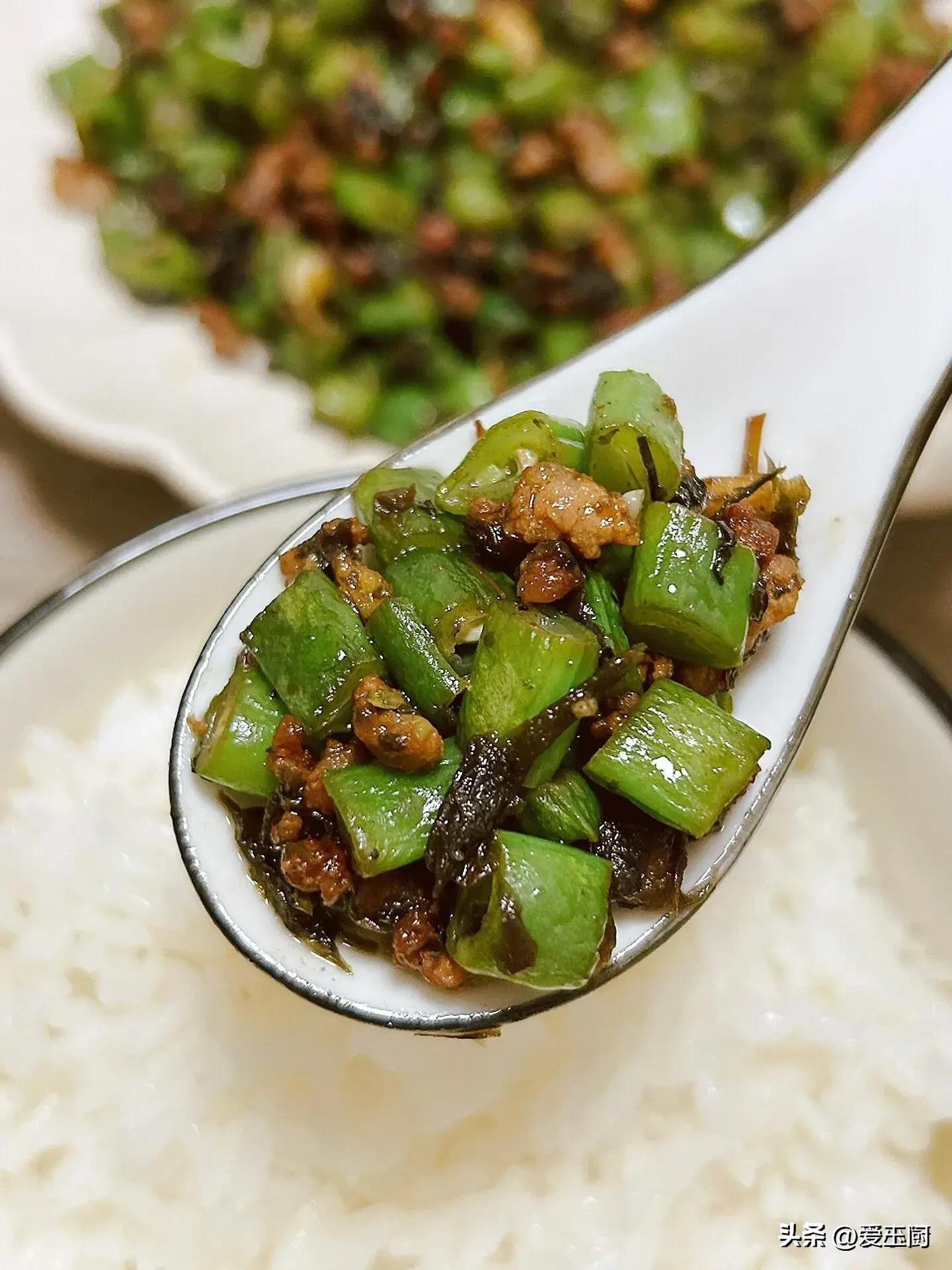 炒素菜需要放姜吗(炒素菜需要加水吗) 炒素菜需要放姜吗(炒素菜需要加水吗)