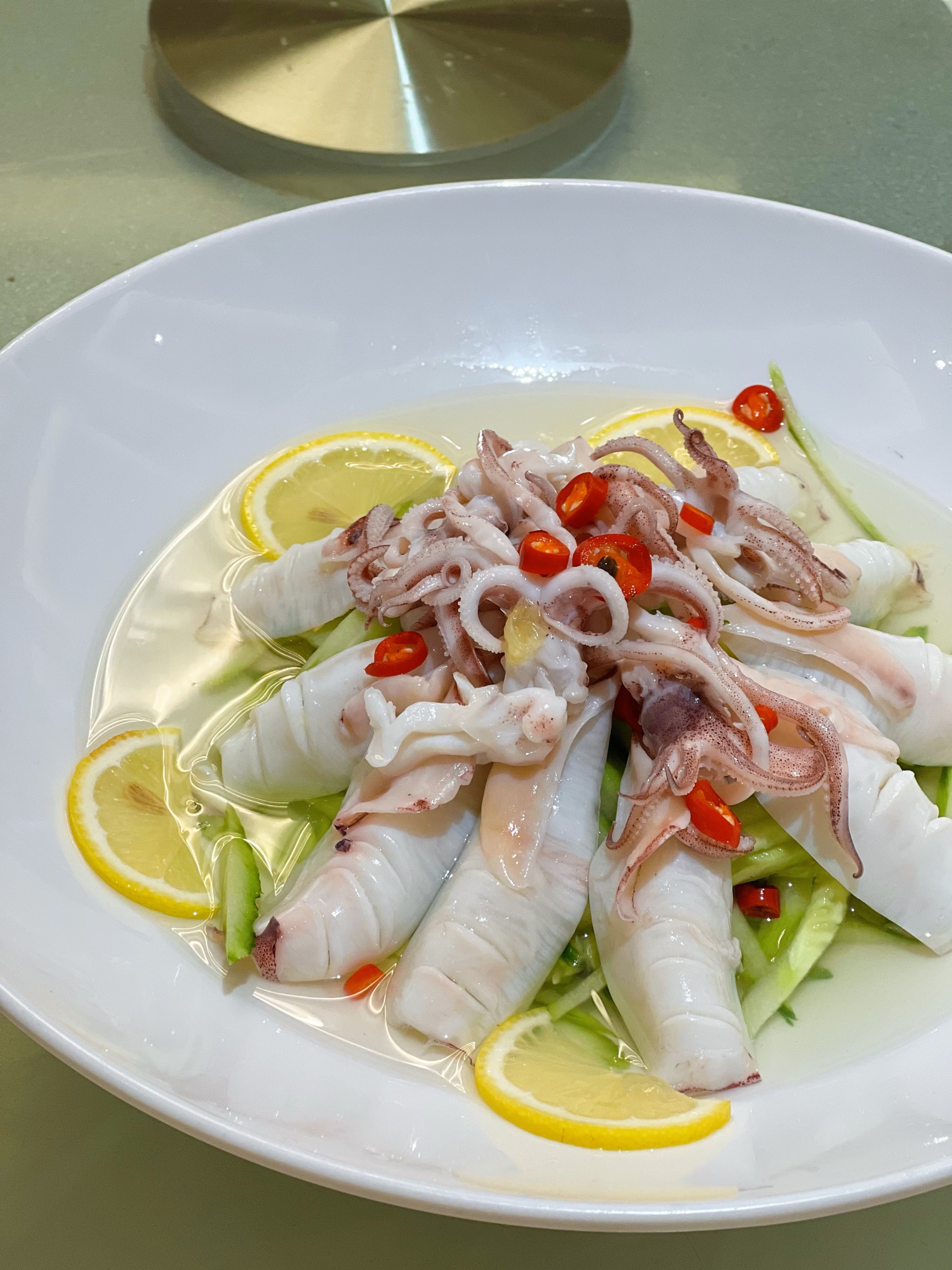 笔管鱿鱼拌凉菜(笔管鱿鱼煮几分钟) 笔管鱿鱼拌凉菜(笔管鱿鱼煮几分钟)