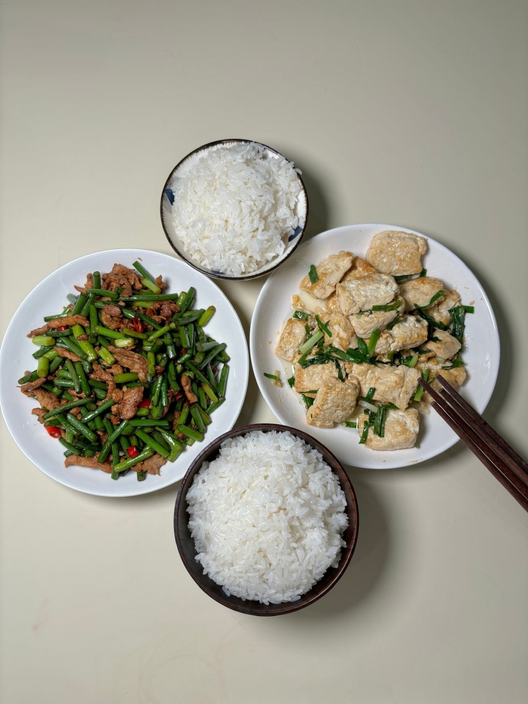 蒸大米配什么素菜好吃(蒸大米放什么菜) 蒸大米配什么素菜好吃(蒸大米放什么菜)