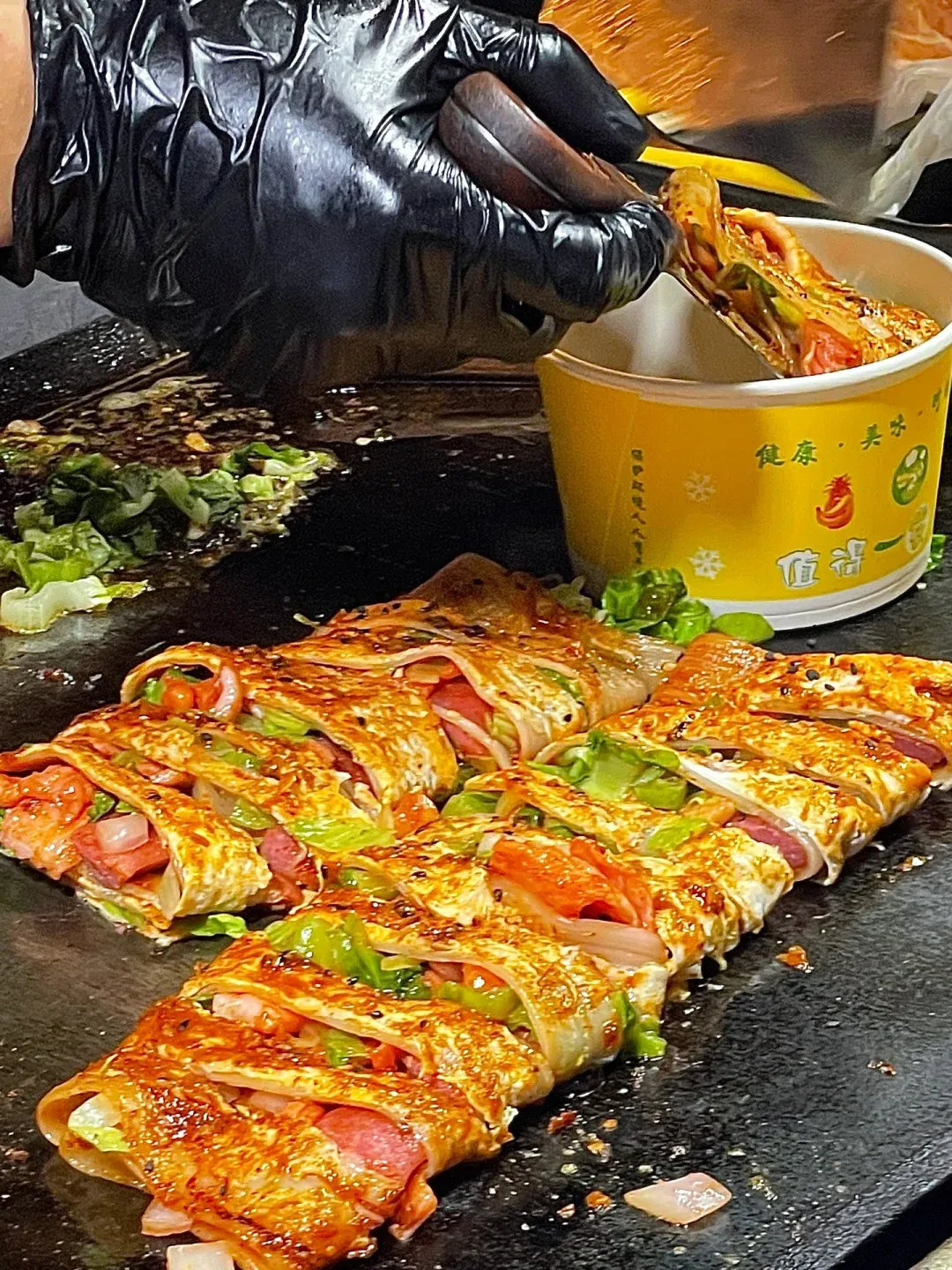 地摊小吃烤冷面(地摊小吃烤冷面图片) 地摊小吃烤冷面(地摊小吃烤冷面图片)