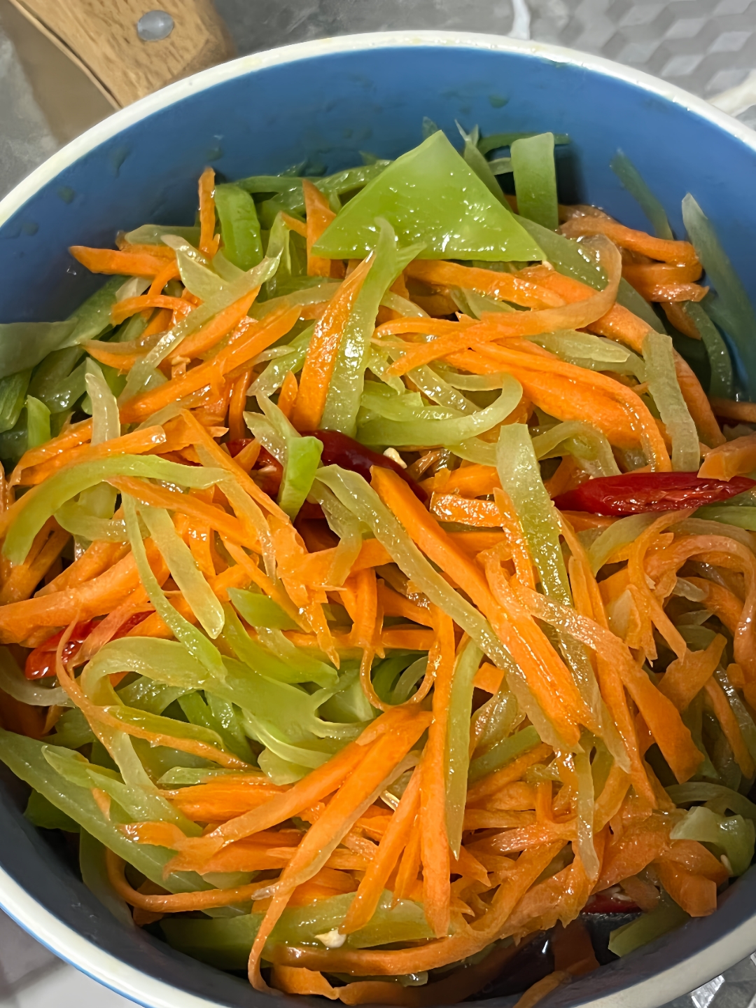 芹菜胡萝卜凉菜做法(胡萝卜芹菜凉拌) 芹菜胡萝卜凉菜做法(胡萝卜芹菜凉拌)