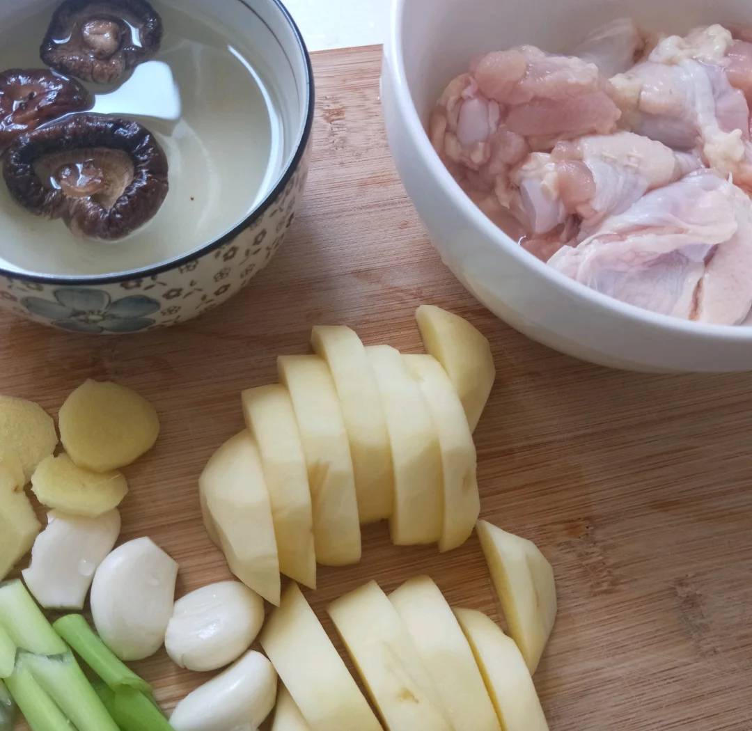 土豆炖翅根的家常做法(土豆炖翅根的家常做法窍门) 土豆炖翅根的家常做法(土豆炖翅根的家常做法窍门)