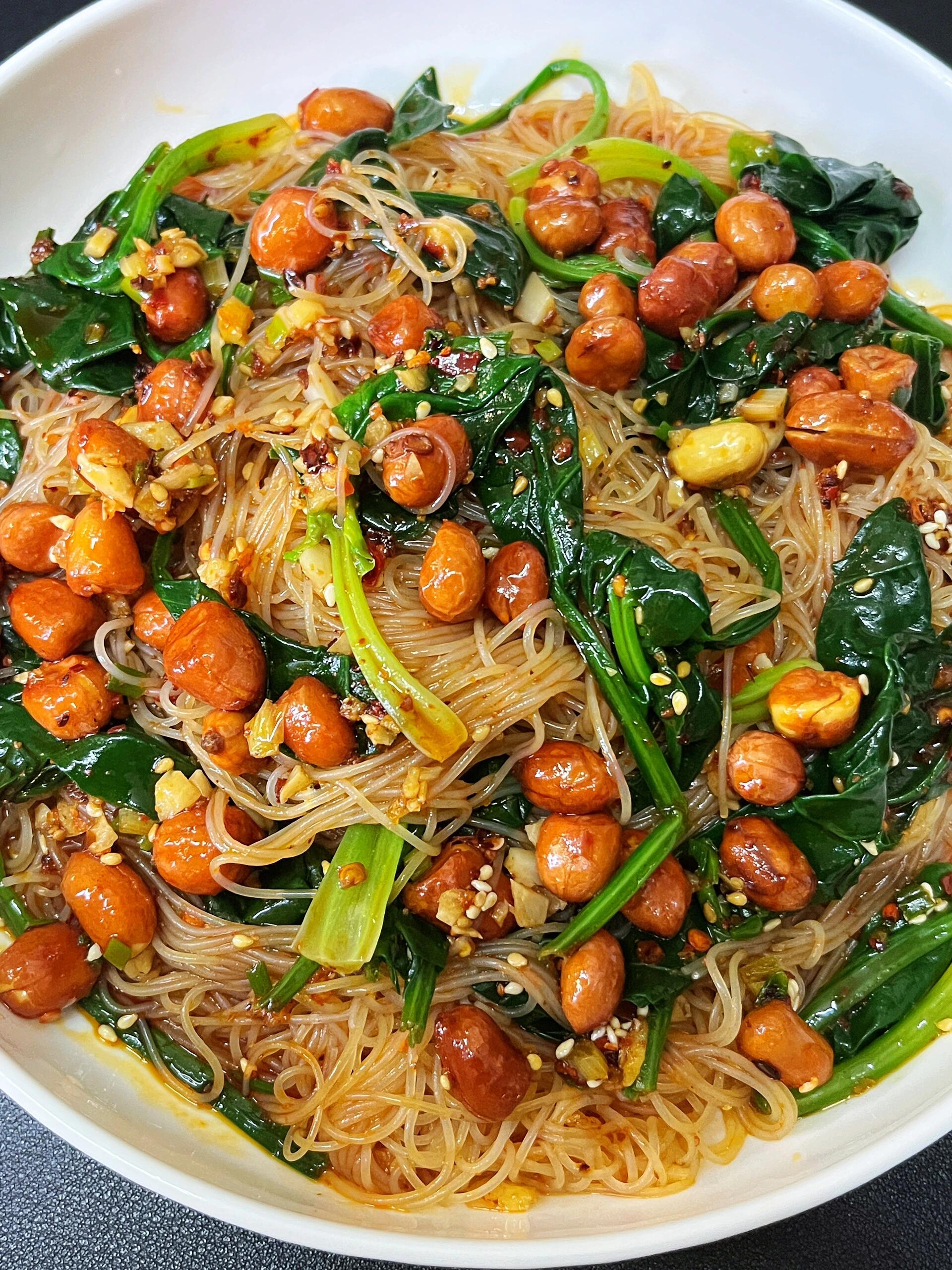 菠菜粉丝半凉菜(菠菜粉丝凉菜功效)