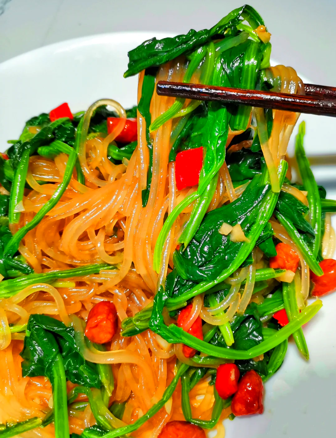 菠菜粉丝半凉菜(菠菜粉丝凉菜功效)