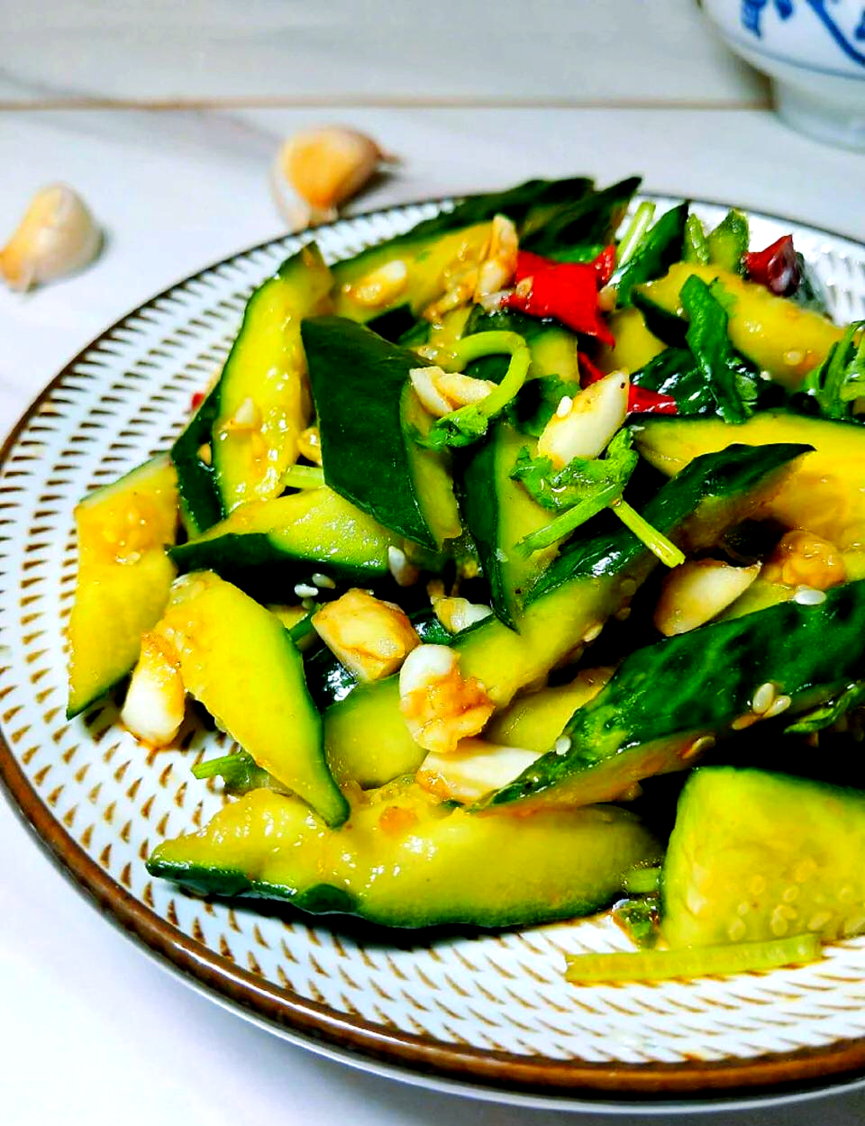 这样做黄瓜凉菜(简单的黄瓜凉菜)