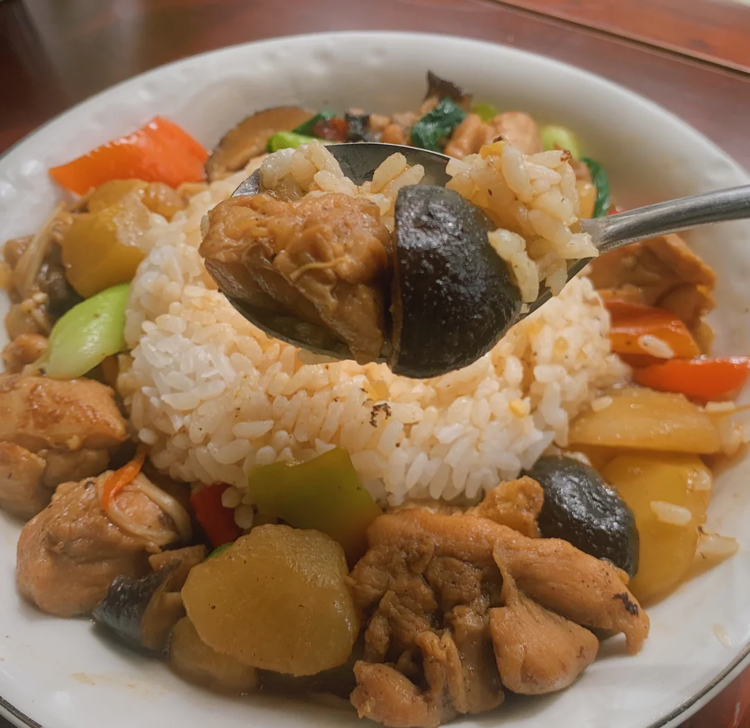 黄焖鸡米饭加什么素菜(黄焖鸡米饭可以加什么菜)