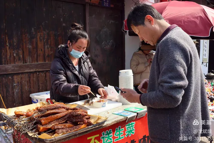 鸣鹤古镇的小吃(鸣鹤古镇小吃图片)