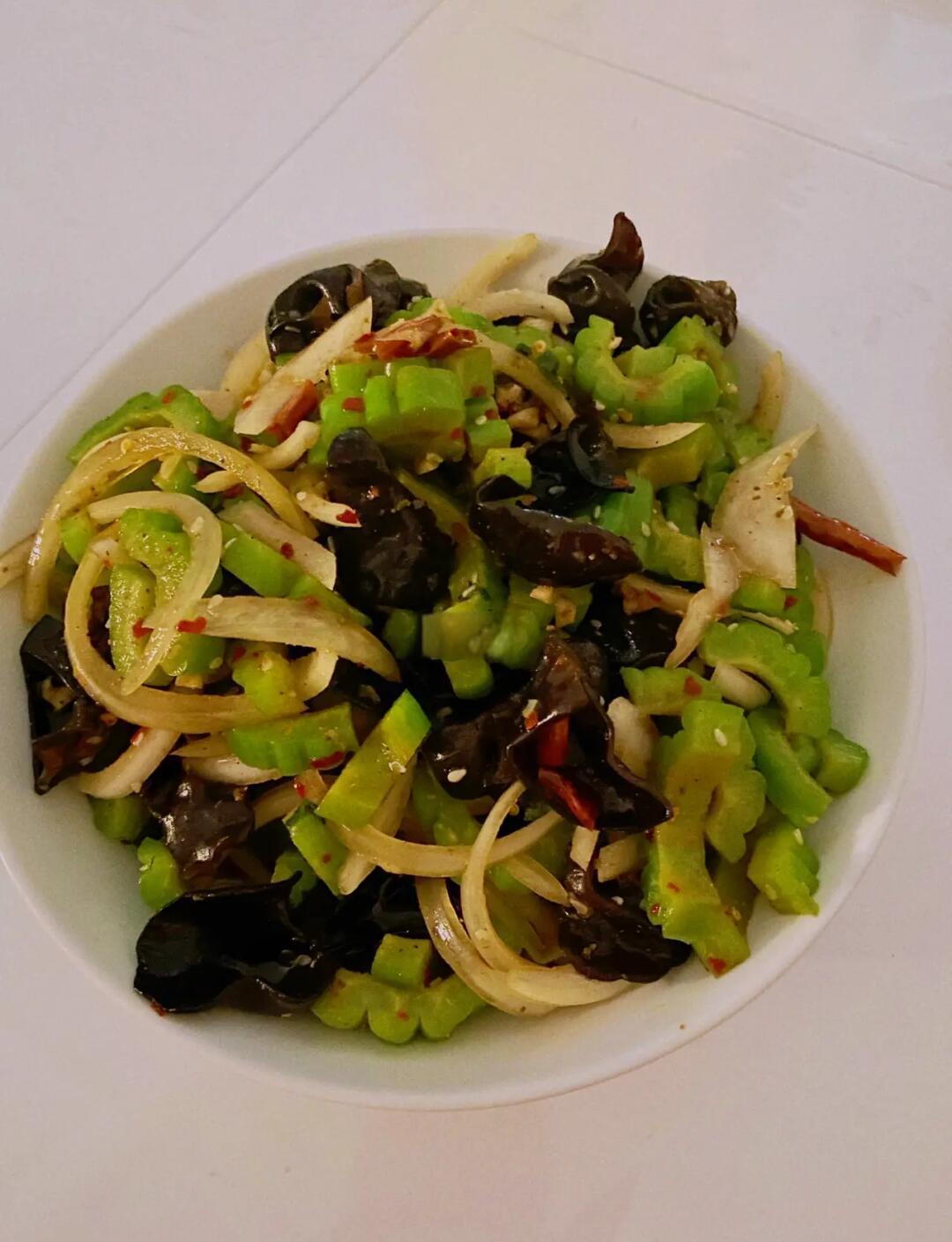 苦瓜的凉菜(苦瓜凉菜做法大全)