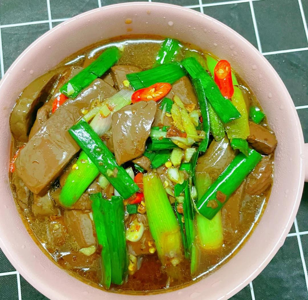 烧鸭血的家常做法(烧鸭血的家常做法视频) 烧鸭血的家常做法(烧鸭血的家常做法视频)