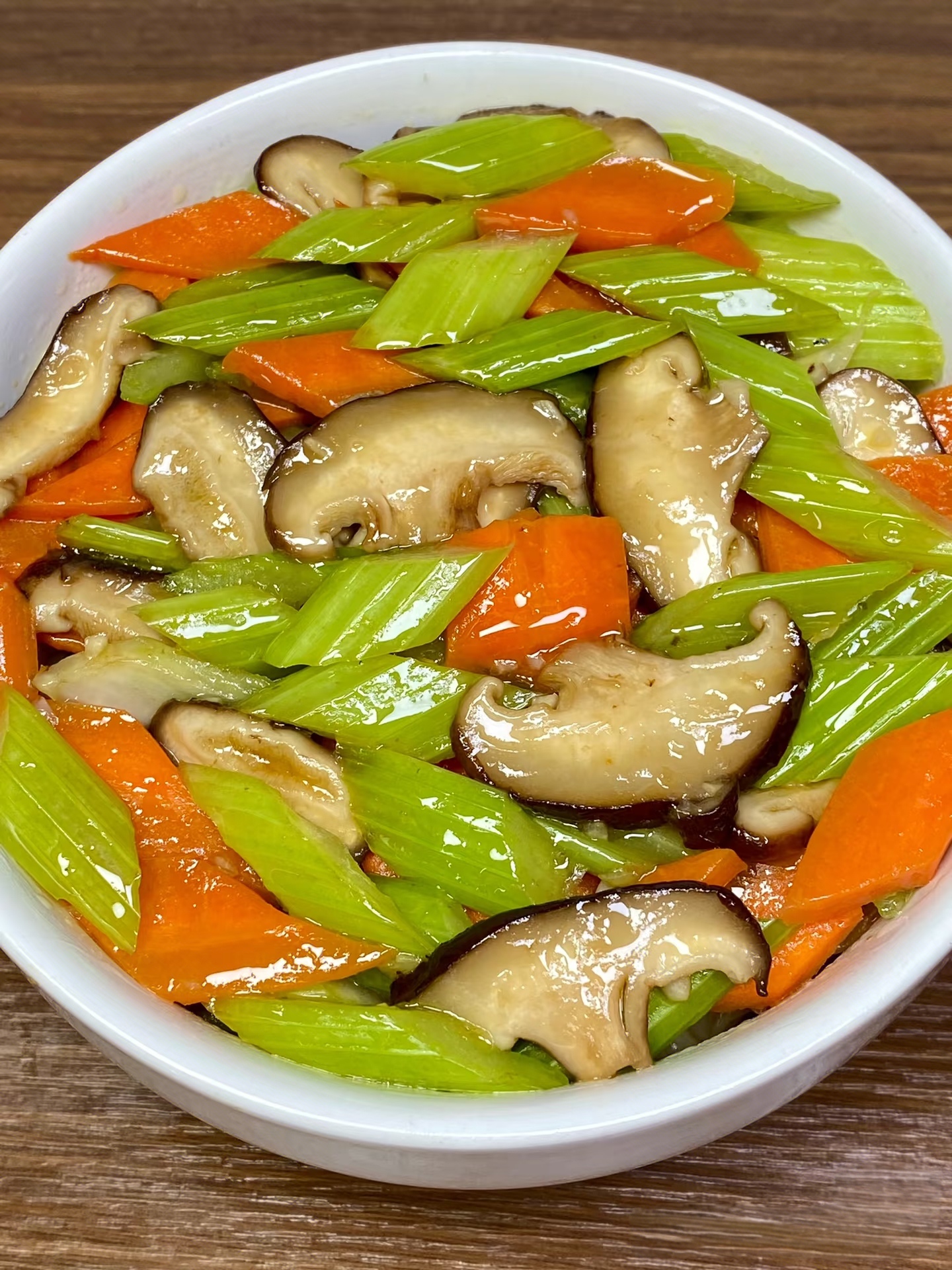 香菇搭配什么素菜好吃(香菇搭配什么素菜好吃呢) 香菇搭配什么素菜好吃(香菇搭配什么素菜好吃呢)