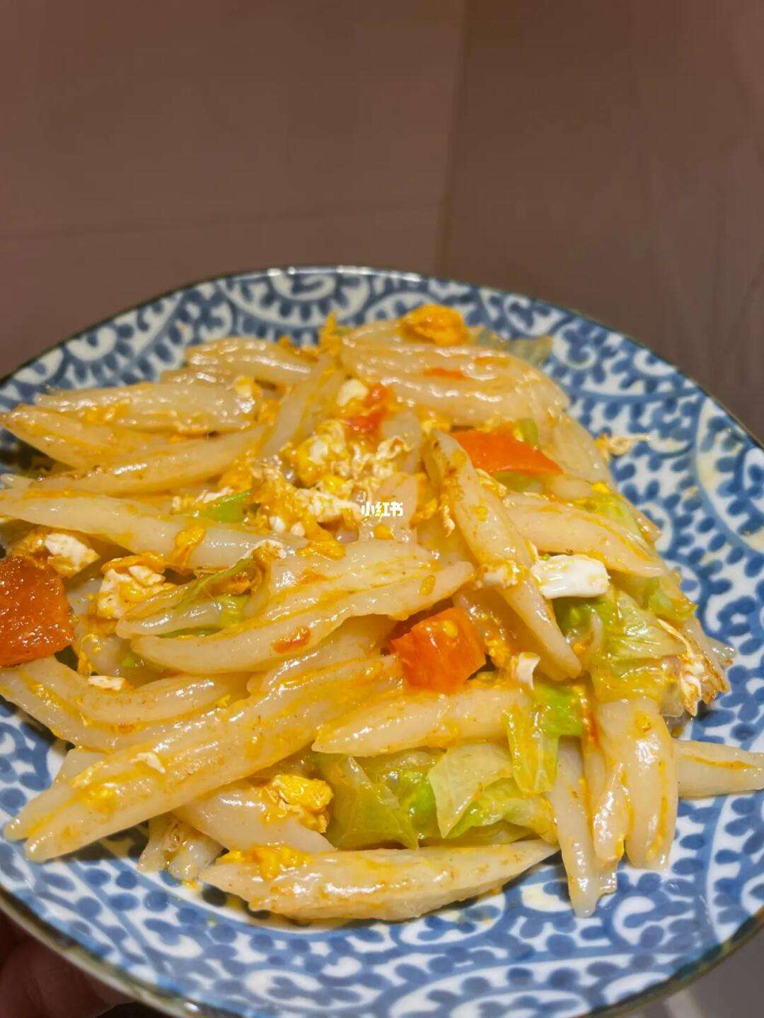 素菜炒面疙瘩(面疙瘩炒着怎么吃)