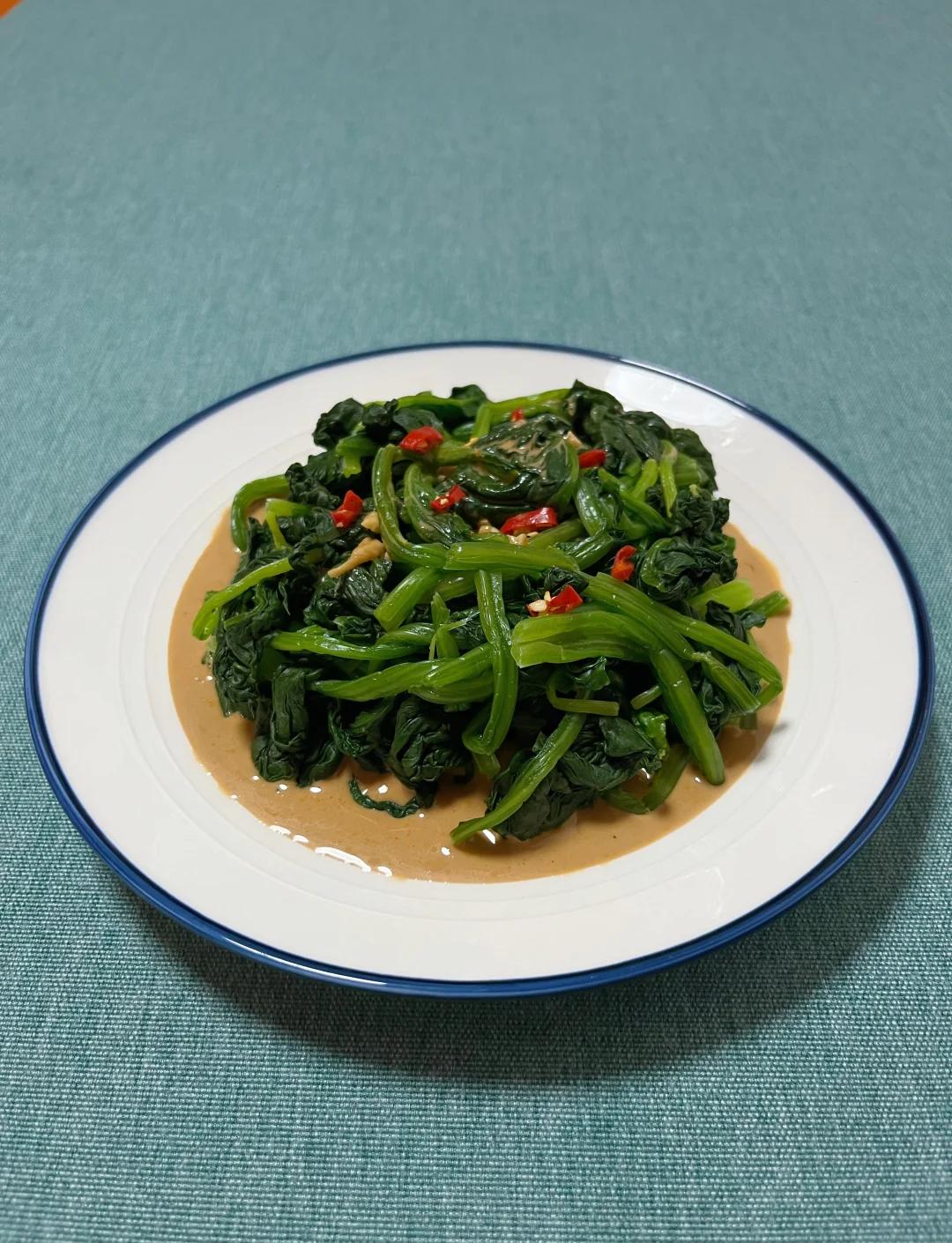 凉拌菠菜是哪儿的特色(凉拌菠菜是哪里的小吃) 凉拌菠菜是哪儿的特色(凉拌菠菜是哪里的小吃)