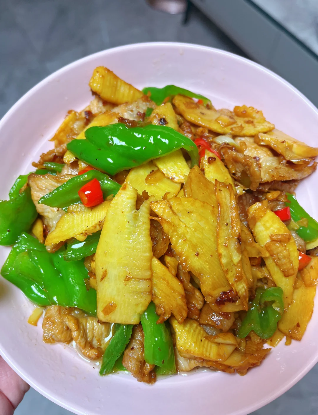 青笋炒肉片家常做法(青笋炒肉片的做法大全) 青笋炒肉片家常做法(青笋炒肉片的做法大全)