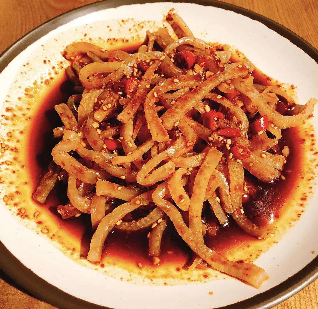 肉末拉皮凉菜(凉拌肉丝拉皮的家常做法) 肉末拉皮凉菜(凉拌肉丝拉皮的家常做法)