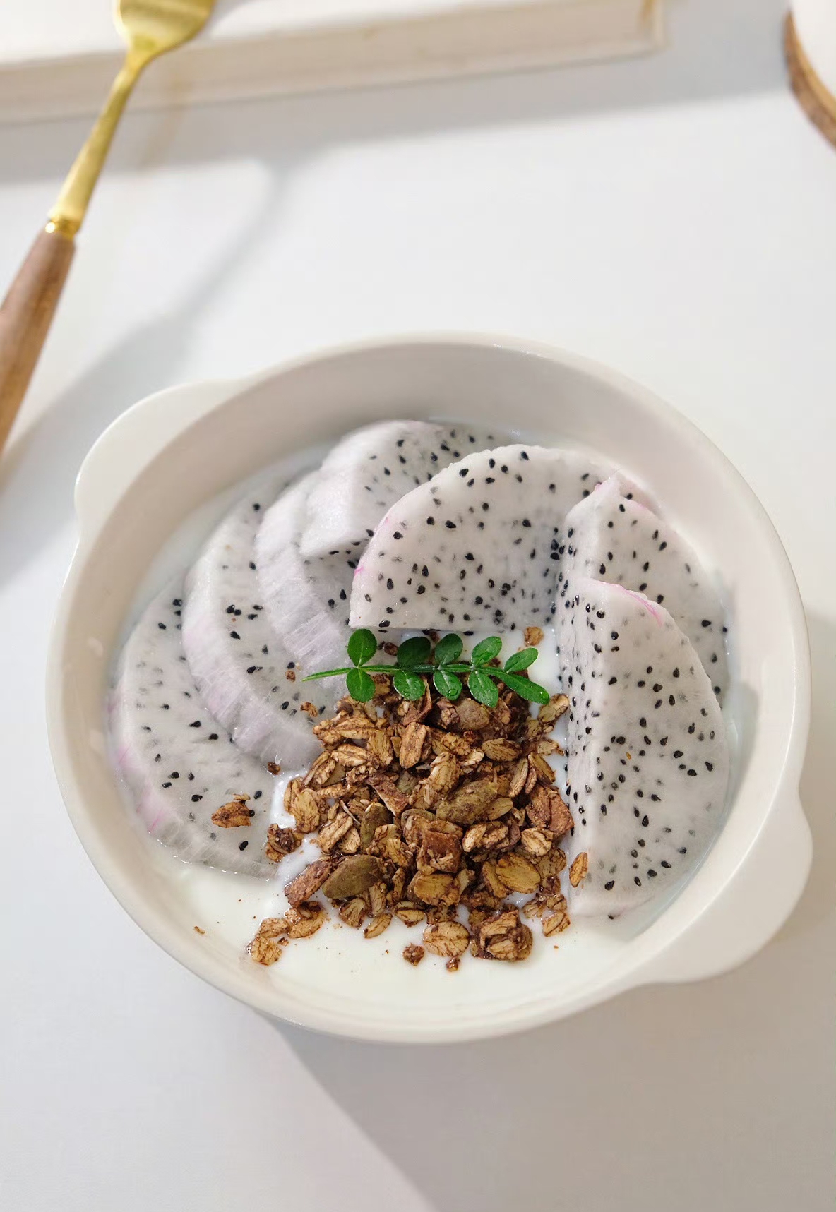 用酸奶怎么做早餐(酸奶早餐饼的家常版做法)