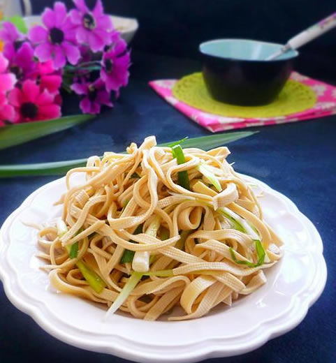 洋葱豆皮凉菜(洋葱炒豆皮儿) 洋葱豆皮凉菜(洋葱炒豆皮儿)