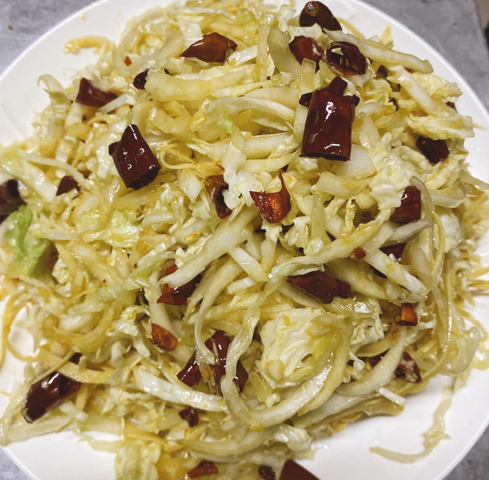 白菜红萝卜拌凉菜(白菜胡萝卜凉拌菜)